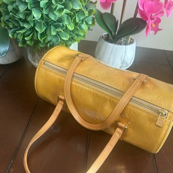 Louis Vuitton Monogram Vernis Papillon bag - Picture 14 of 17